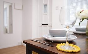 2Bedroom Home- Free Parking, Wi-Fi & Patio- Available For Long Or Short Term